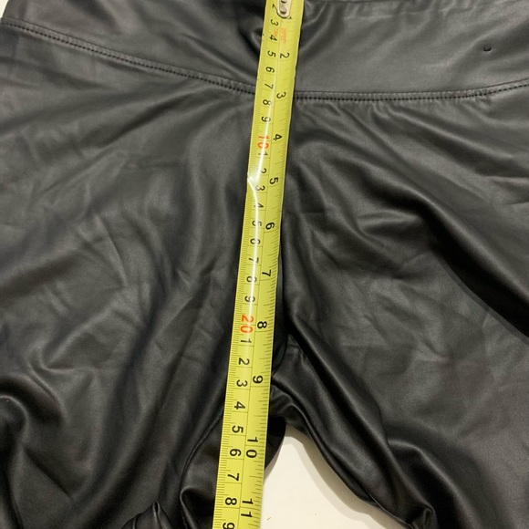 Luxe Faux Lether high rise Legging - Picture 7 of 9